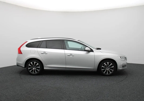 Volvo V60 cena 60999 przebieg: 195511, rok produkcji 2017 z Białystok małe 466